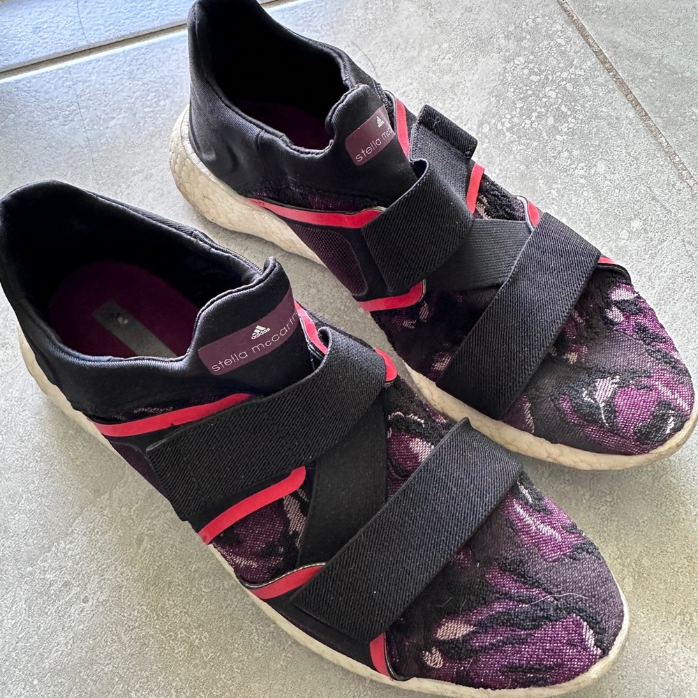 Adidas Stella McCartney x Wmns PureBoost 'Black Pomegranite 'women's size 7 1/2